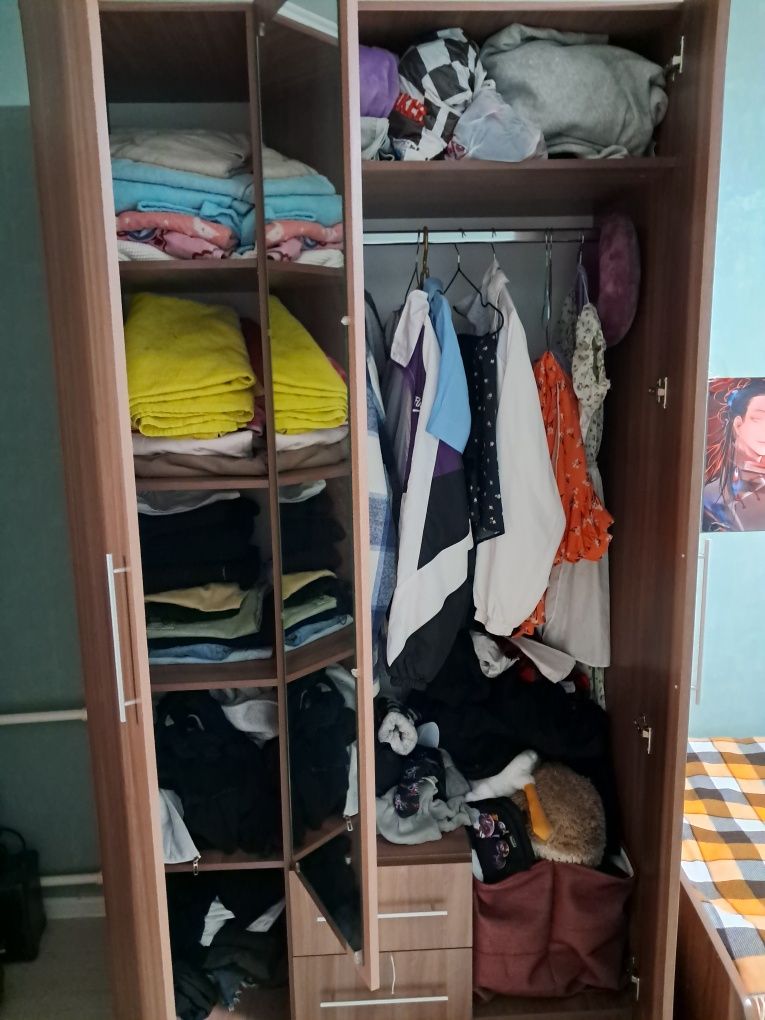 Шкафы для одежды.  Новые