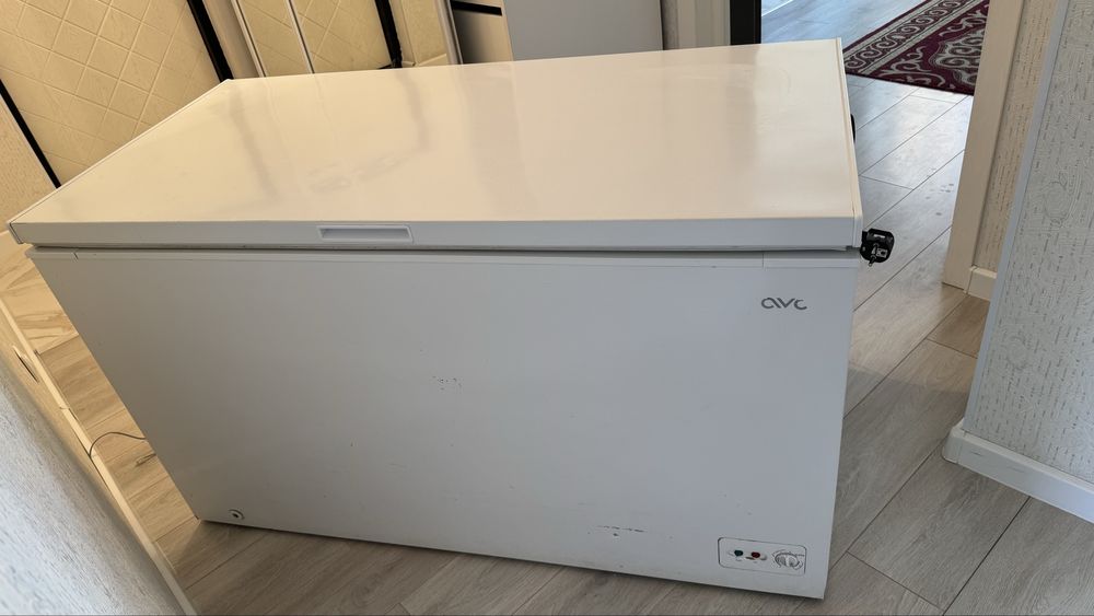 Морозильник AVA CFR-400W 418 л белый