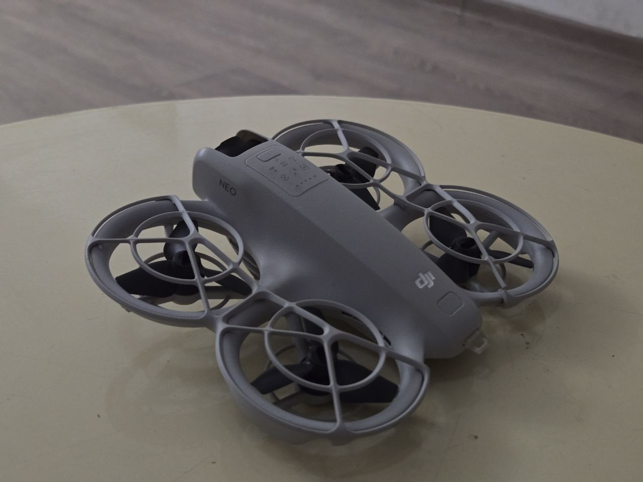 Дрон DJI NEO б/у