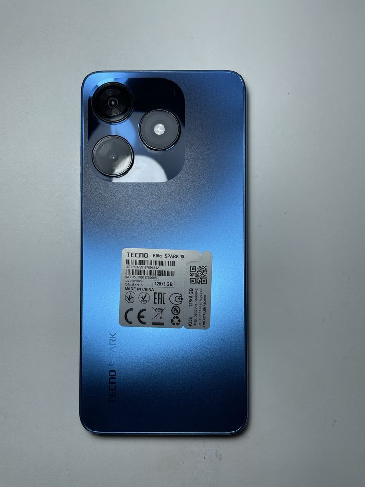 Продам телефон Tecno Spark 10 8/128