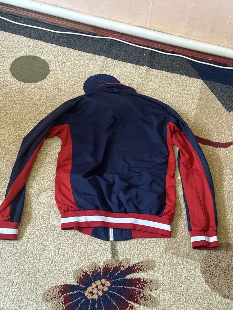 Tommy Hilfiger кофта + L размера
