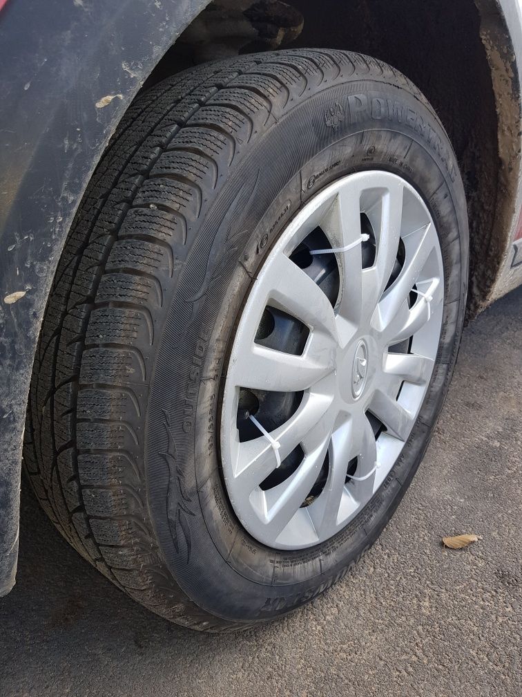 Продам Шыни с дисками  разбалтовка 4×100 R15