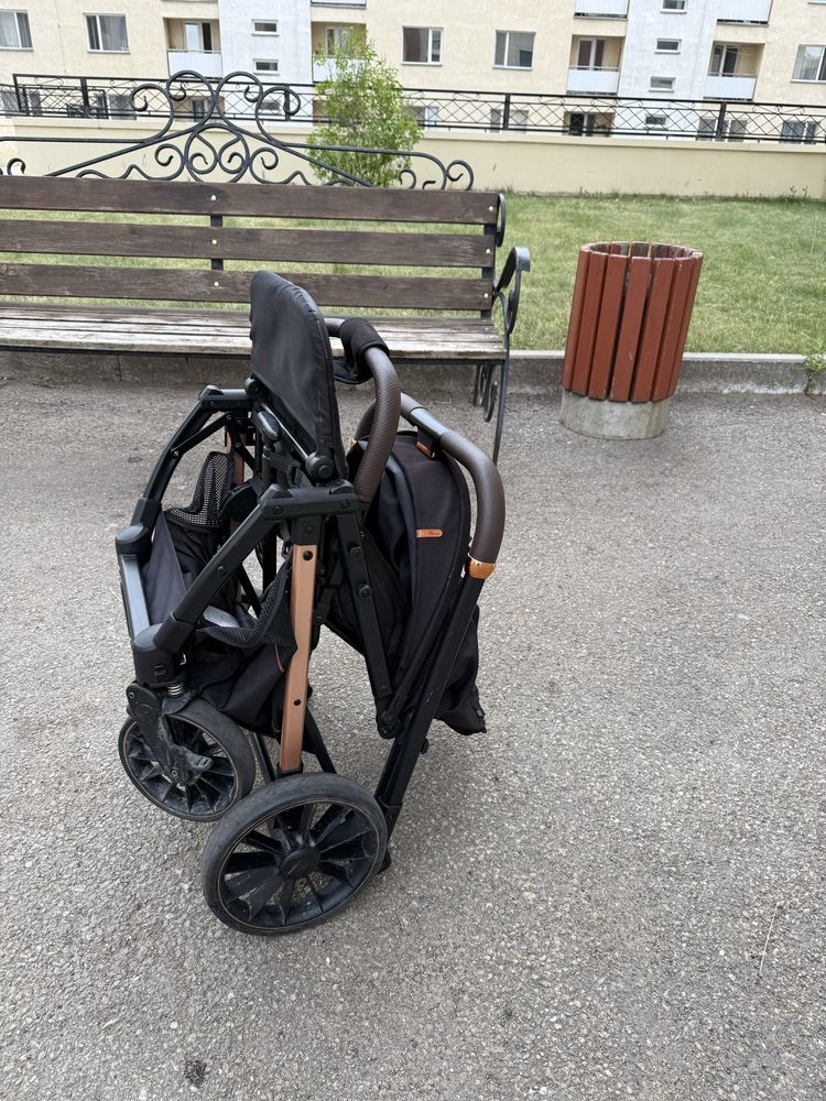 Коляска в отличном состоянии