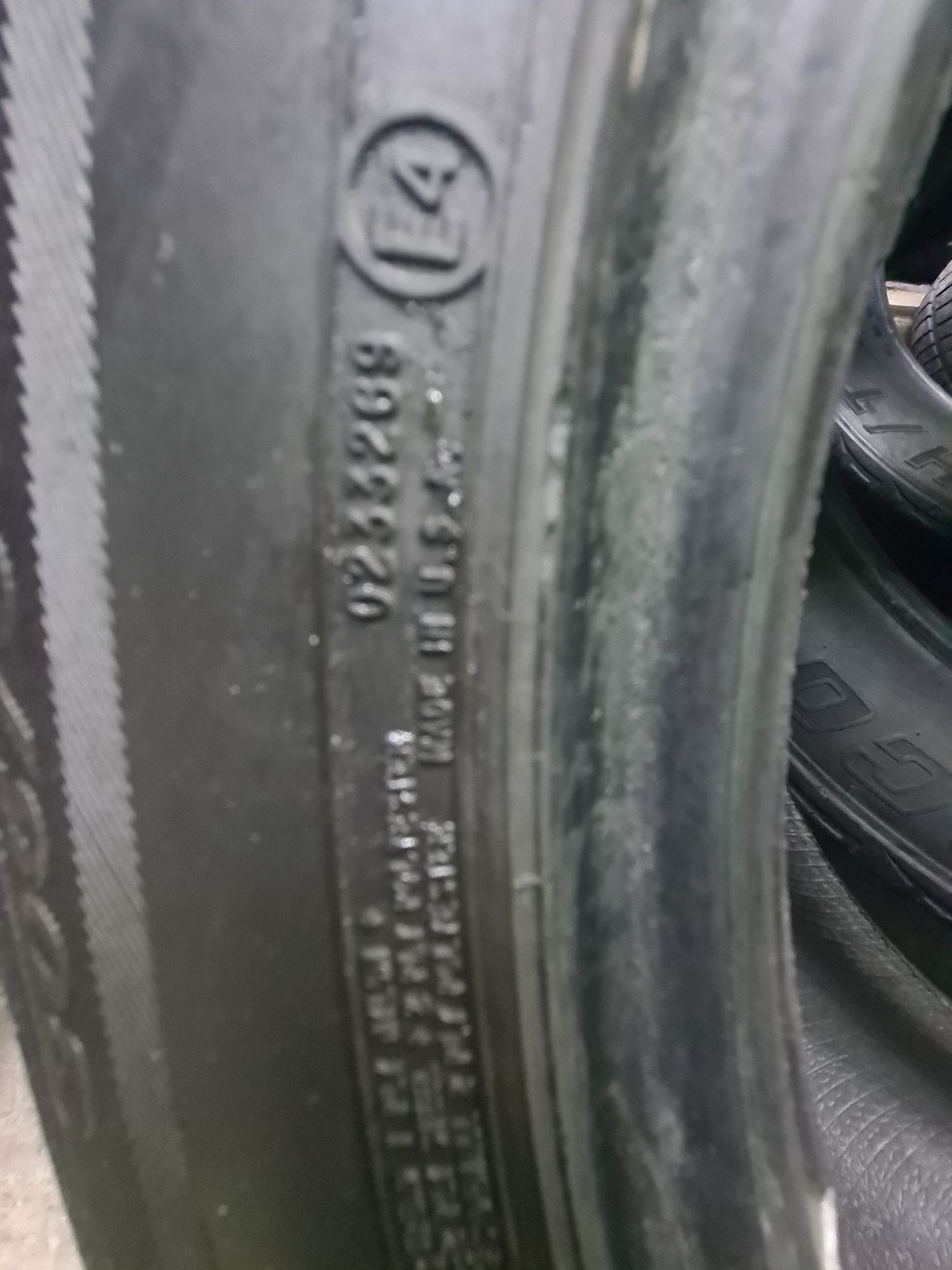Продам шины 305/50/20