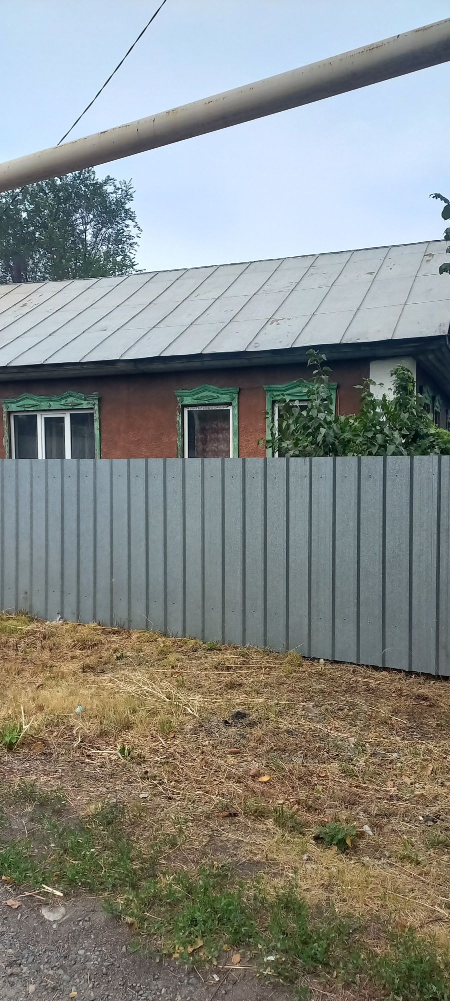 Продам дом с ровным участком