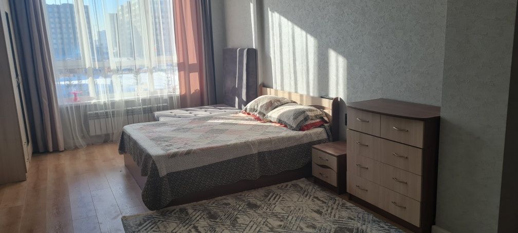 Продам спальный гарнитур (кровать 2х спальня 160×180, шкаф 3х створчат