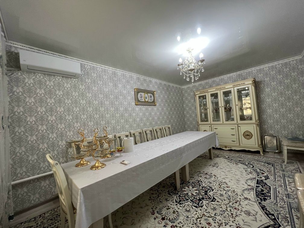Үлкен үй, 10 соттық жерімен сатылады.