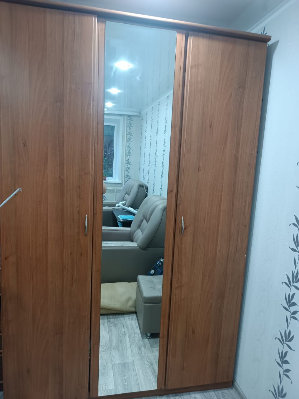 Продам шифоньер б/у
