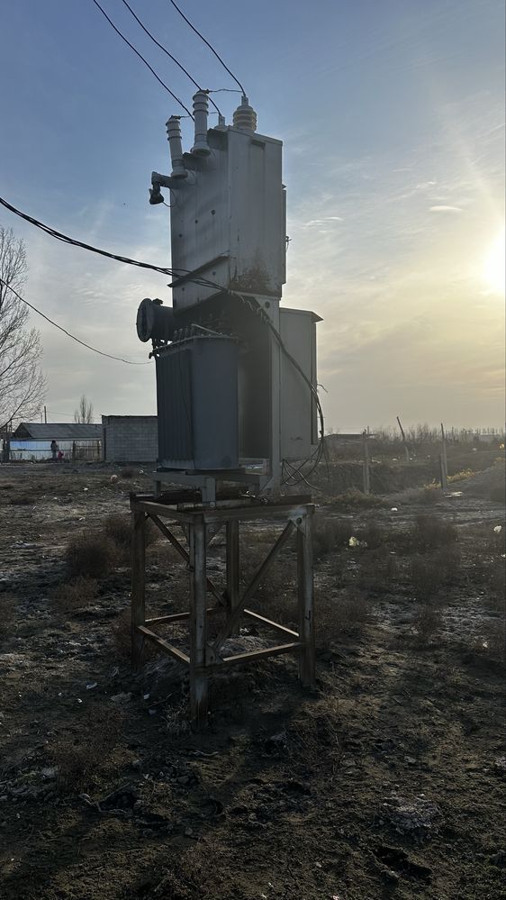 Трансформатор с подставкой