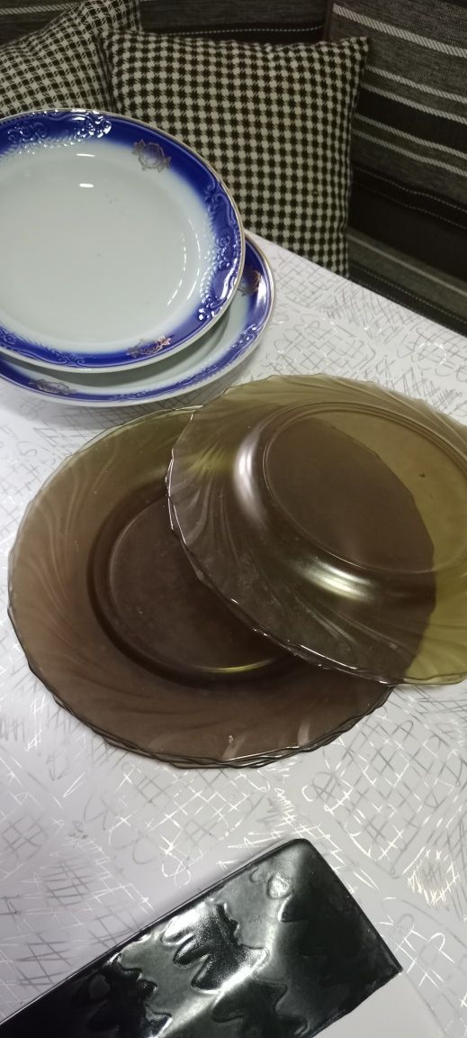 Продам глубокие тарелки
