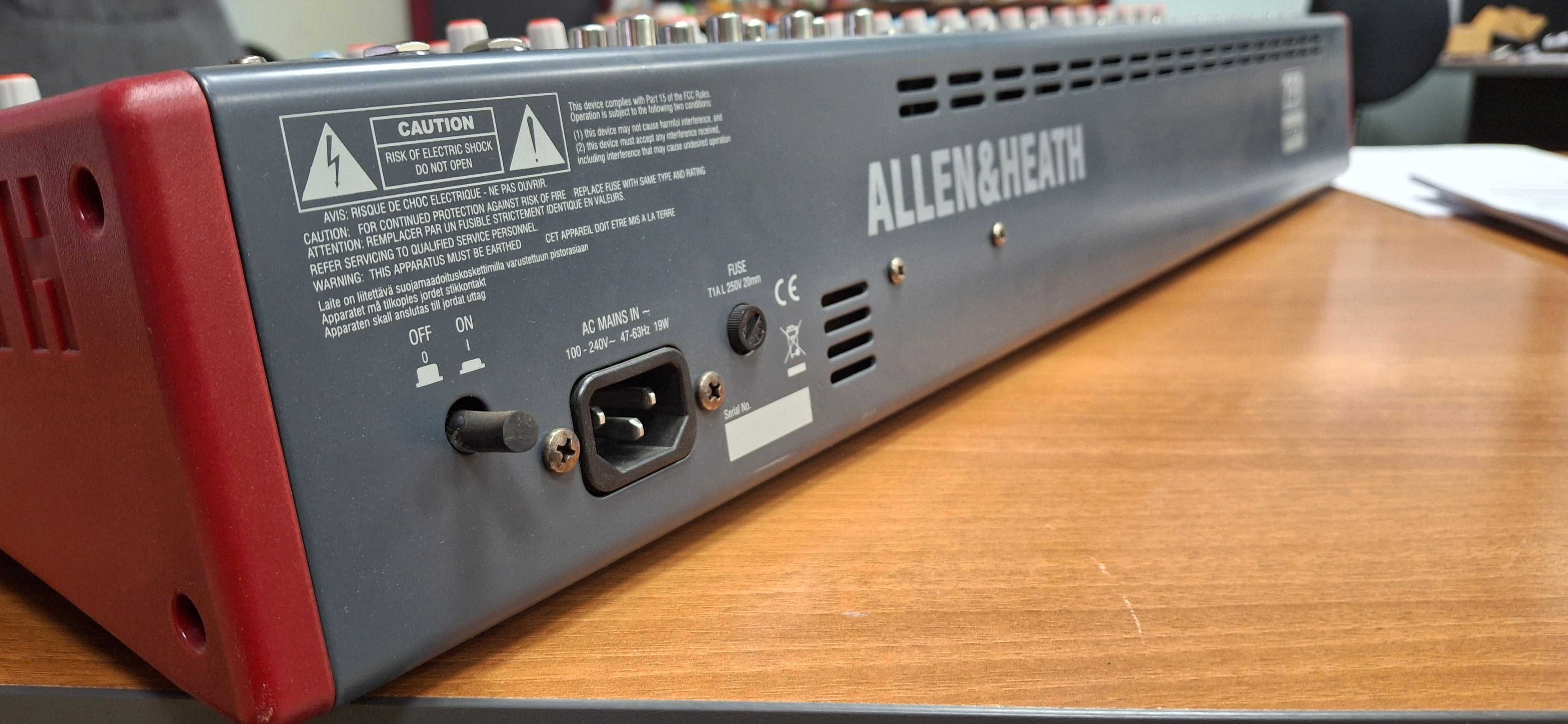 Пульт звуковой Allen & Heath zed22fx