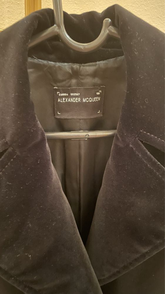 Брендовое кашемировое пальто от Alexander McQueen