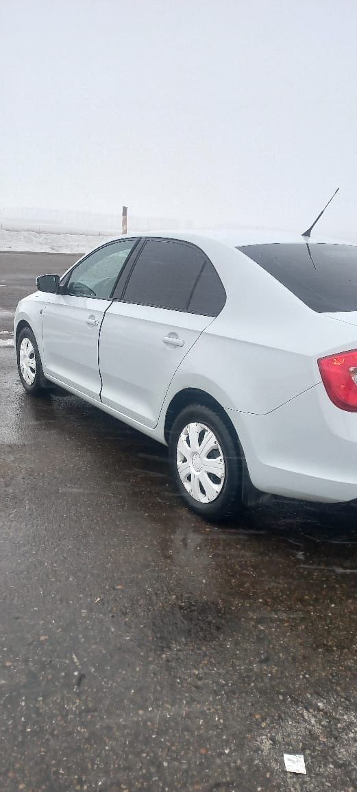 Продам автомобиль Skoda Rapid Elegance