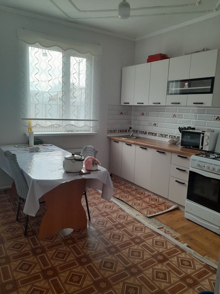 Птицефабрикадан 4 бөлмелі үй сатылады