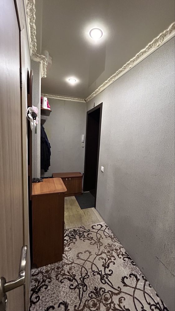 Продам  2х комнатную квартиру Мира 11