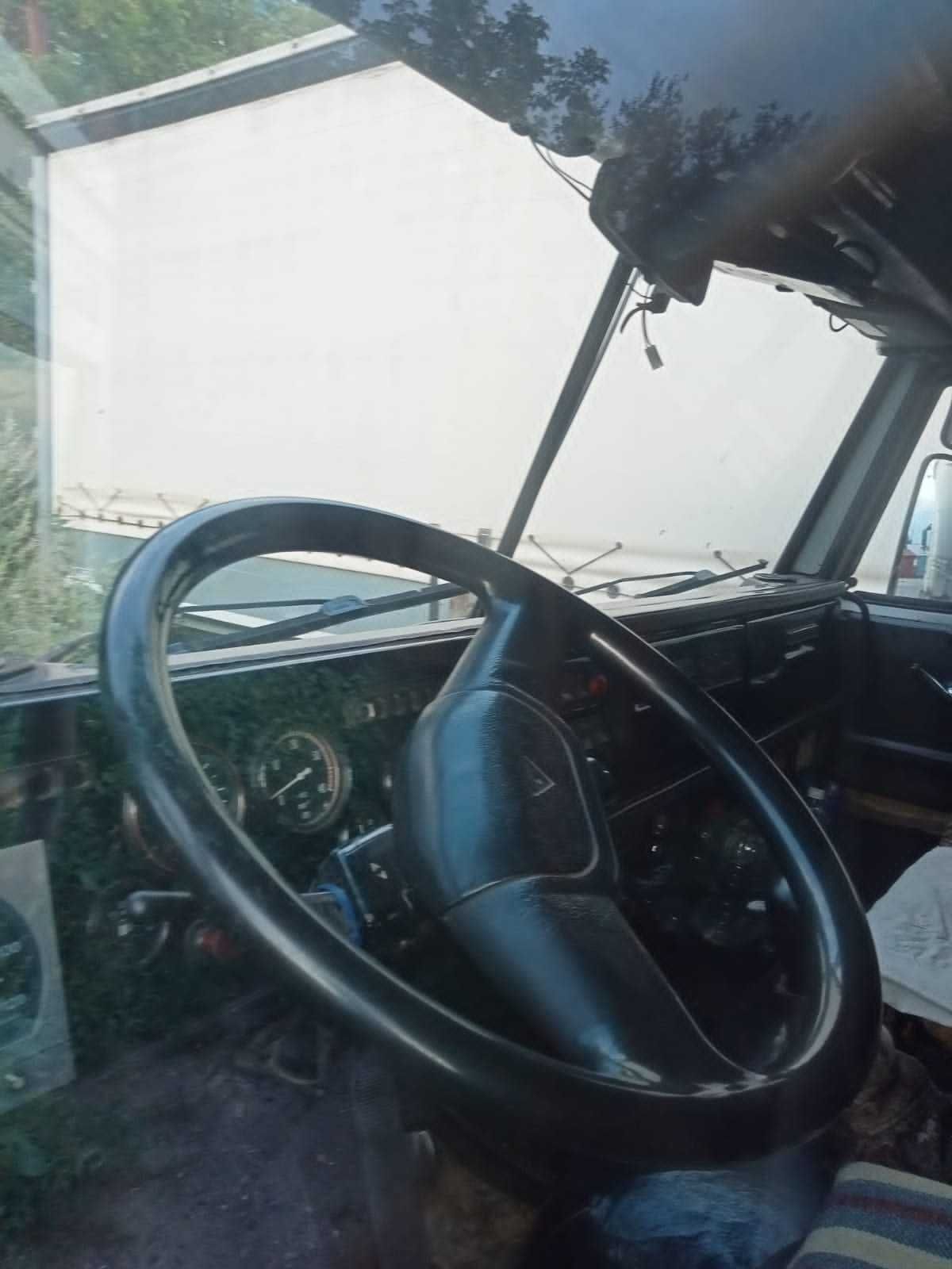 Продам Камаз 53212