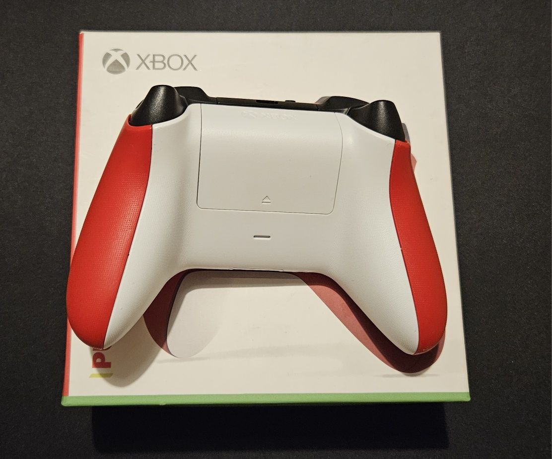 Игровой контроллер Xbox QAU-00013 красный