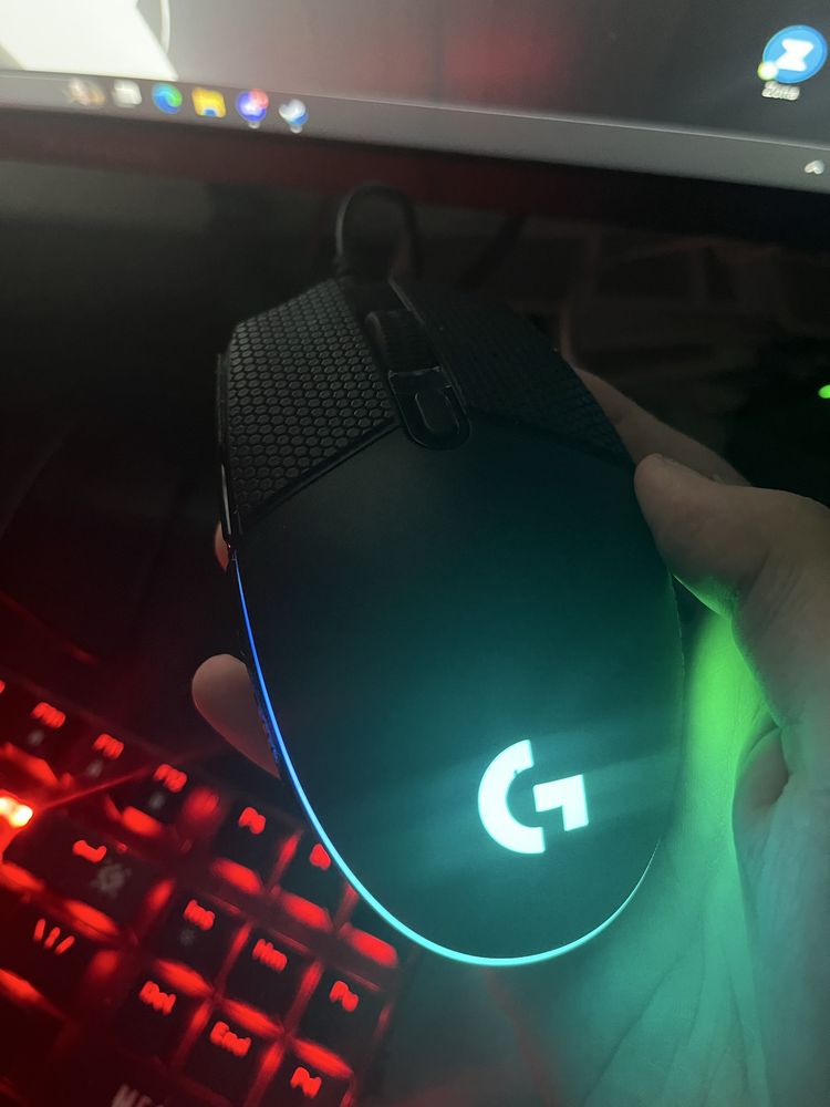 Продам черную logitech g102 lightsync в идеальном состоянии