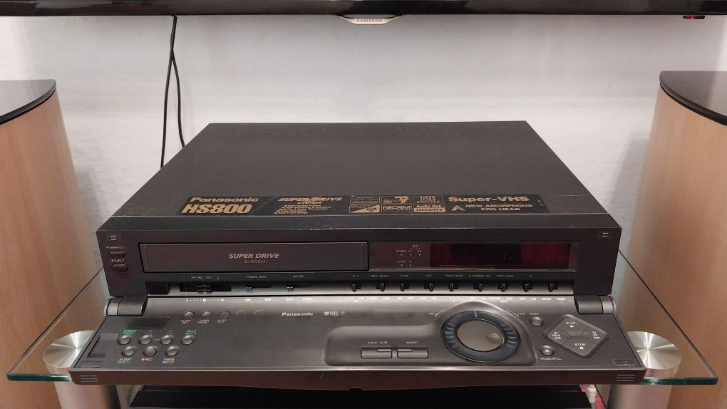 Panasonic NV-HS800 Hi-Fi Steteo S-VHS видеомагнитофон