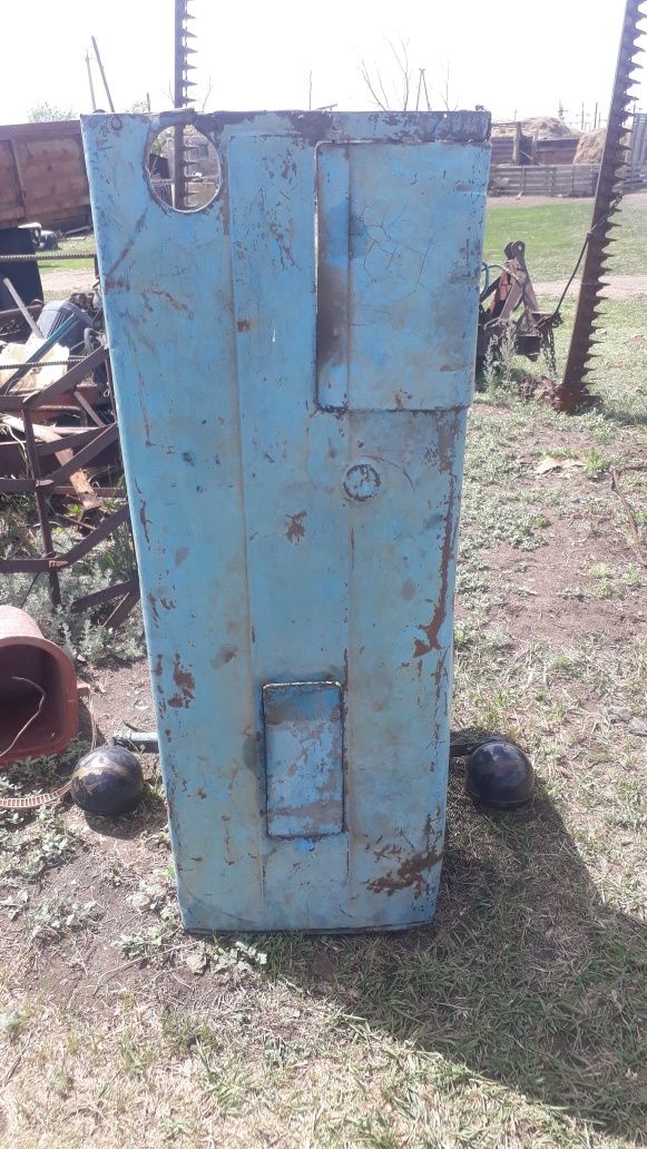 Продам две кабины на мтз капот