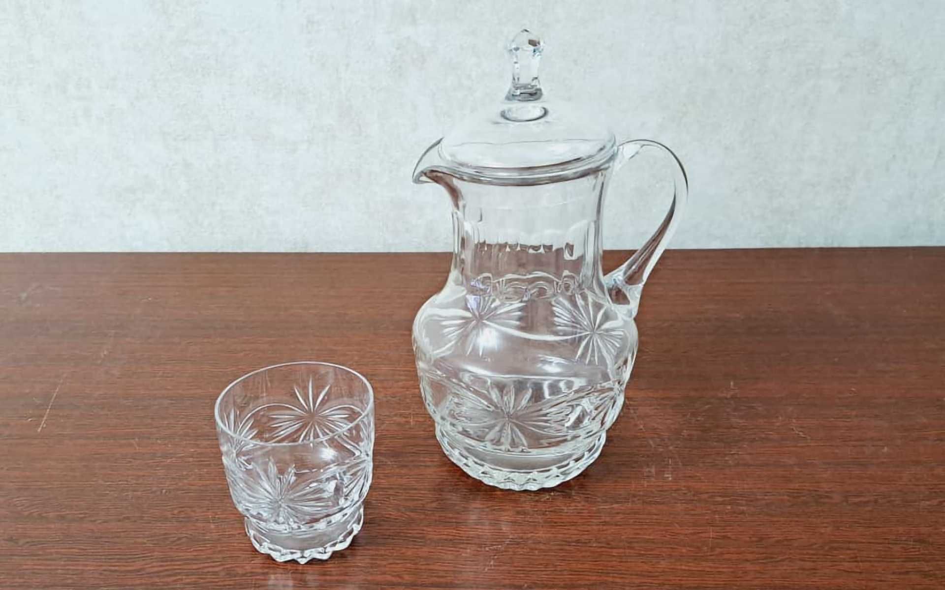 Хрустальные кувшины
