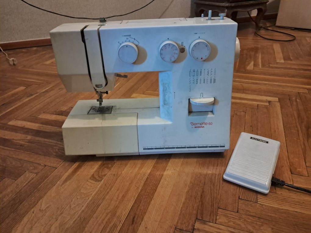 Продам швейную машинку Bernette 60