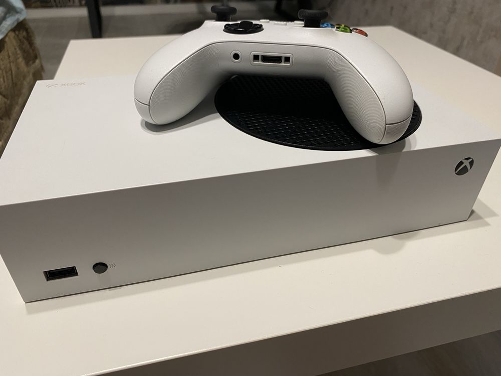 Xbox Series S продам