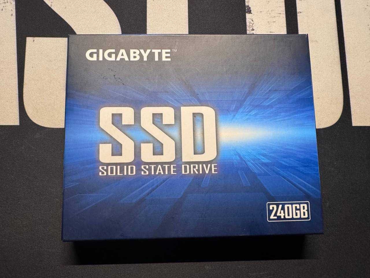 Продам SSD 240 ГБ Gigabyte (с коробкой)