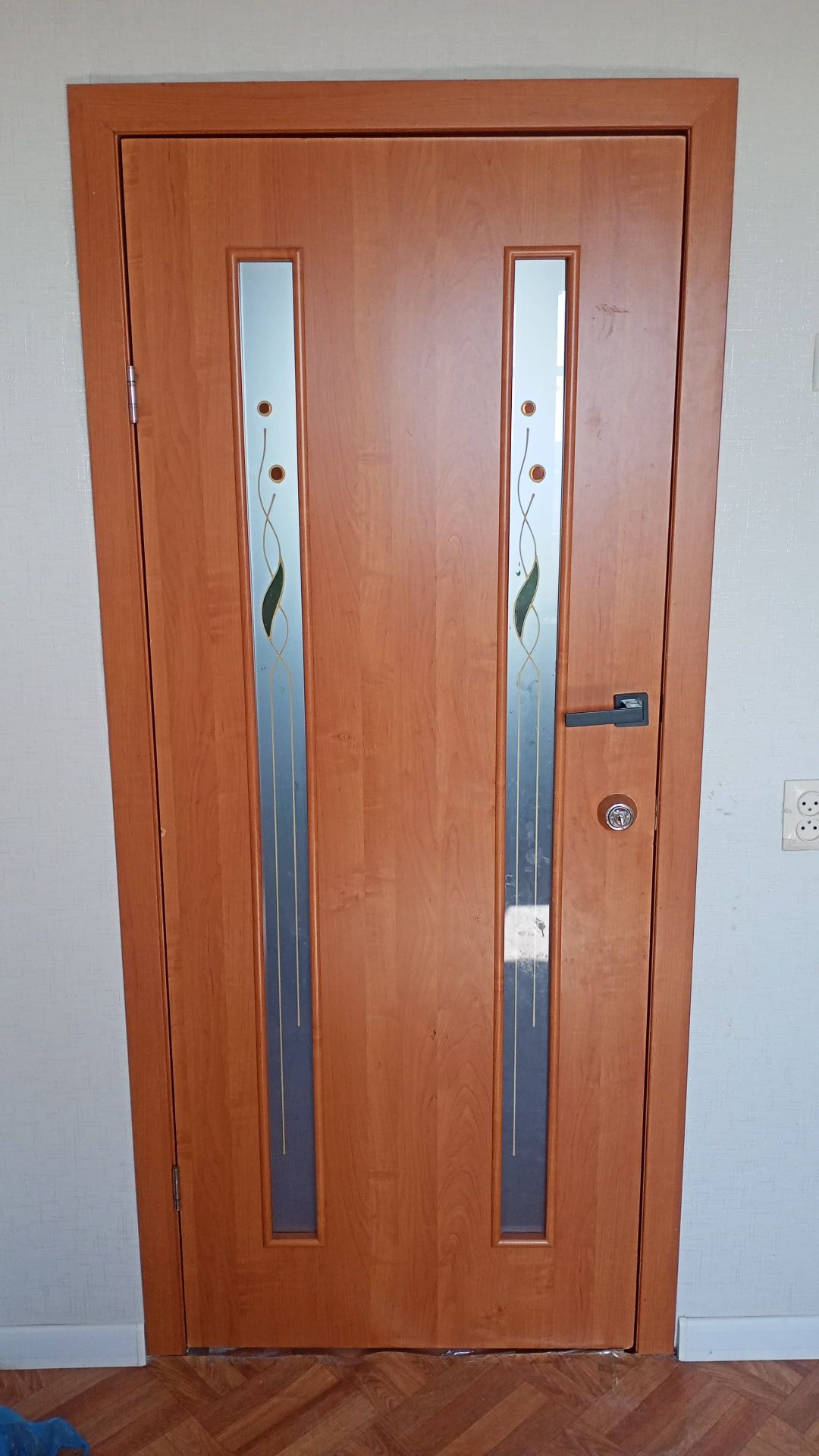 Продам двери б/у
