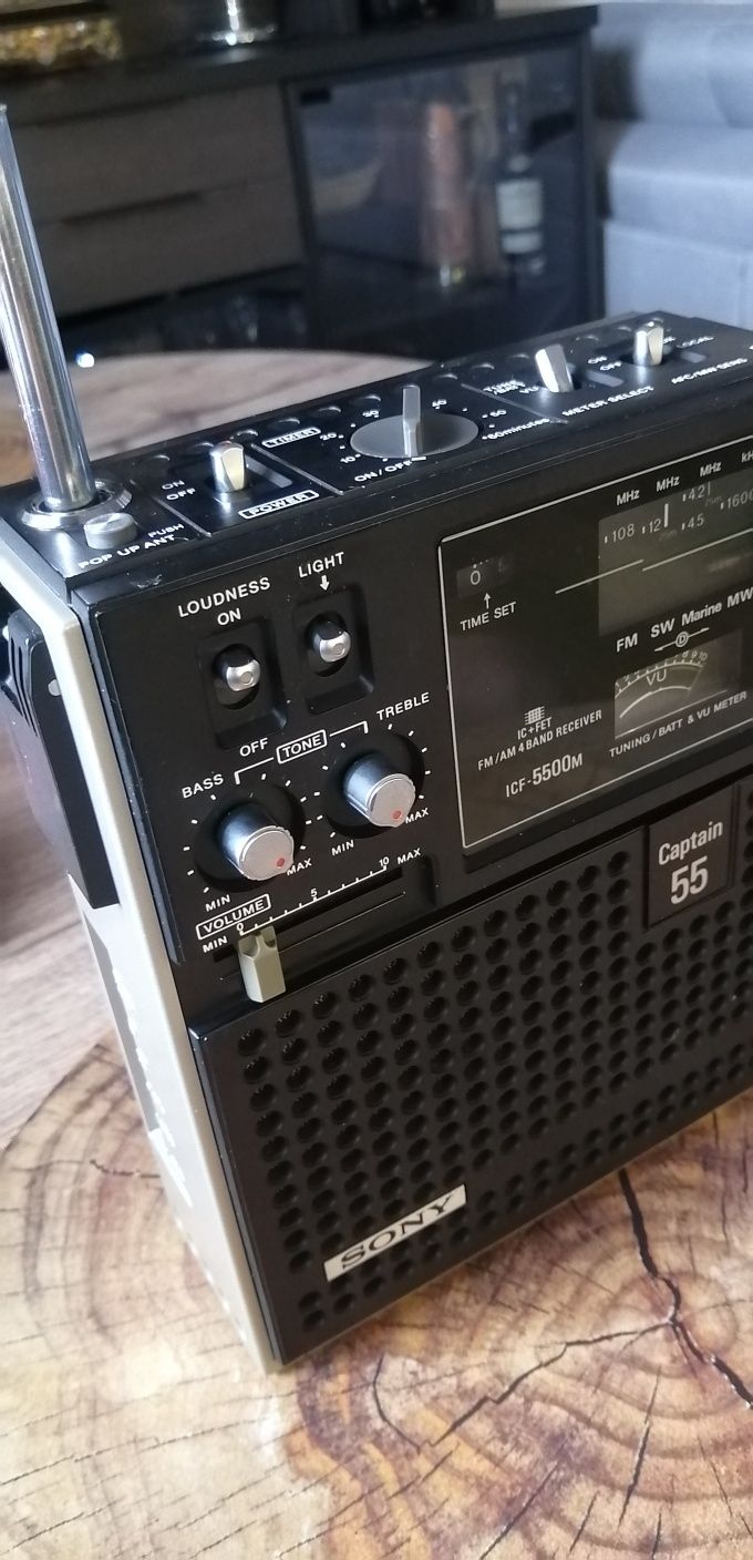 Винтажный транзистор от Sony 1973