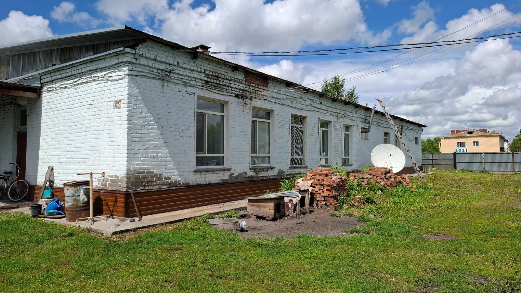 Автостанция, магазин и гараж — коммерческое помещение в Сергеевке