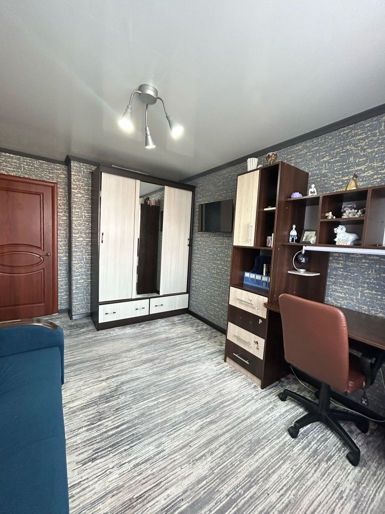 Продам 2 ком кв 53 м2 на универмаге