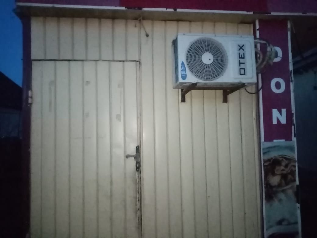 Продам донерную будку срочно!
