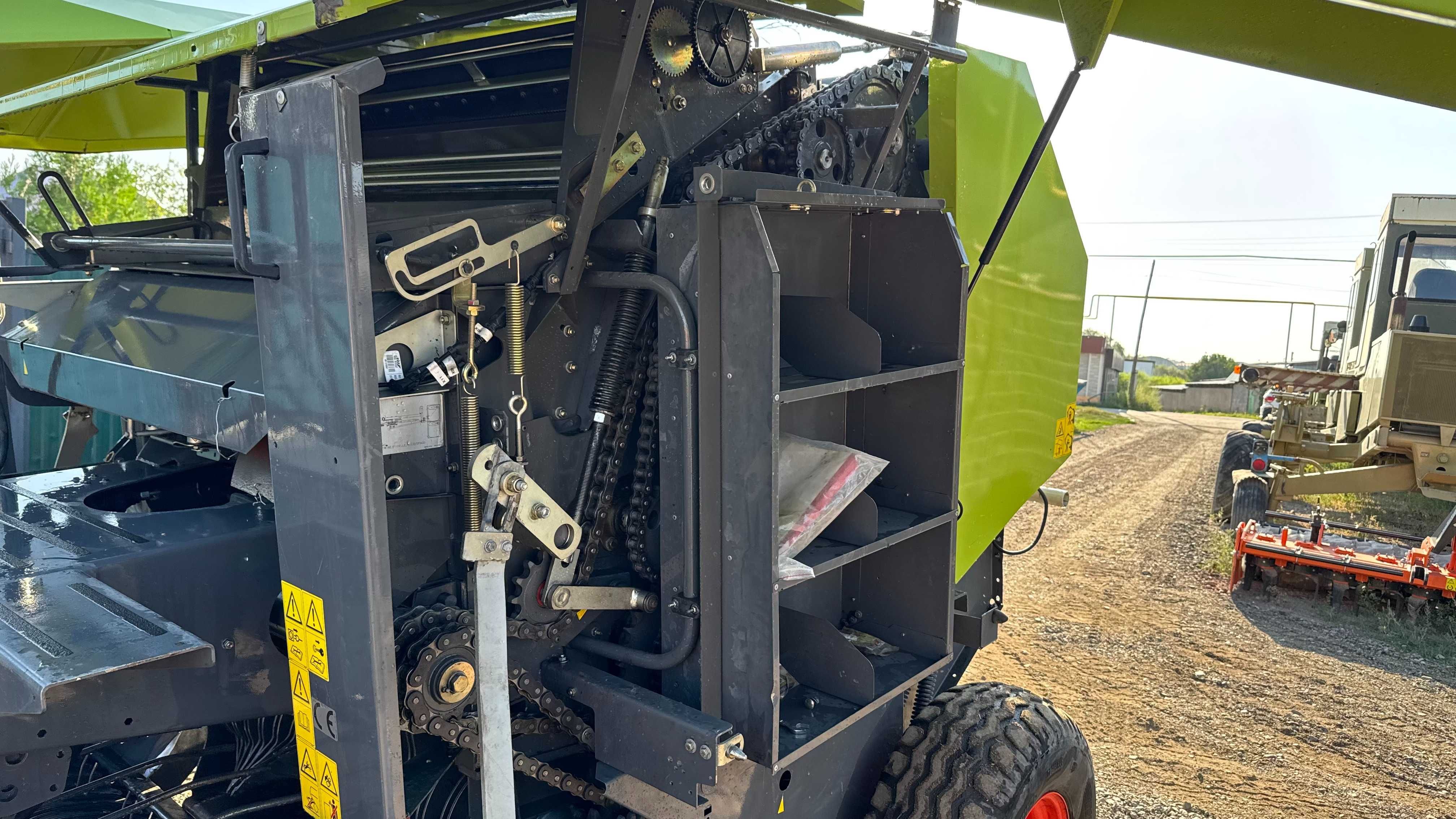 Рулонный Пресс Подборщик CLAAS ROLLANT 350 RC