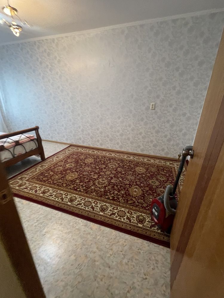 1 ком в центре по Азаттык