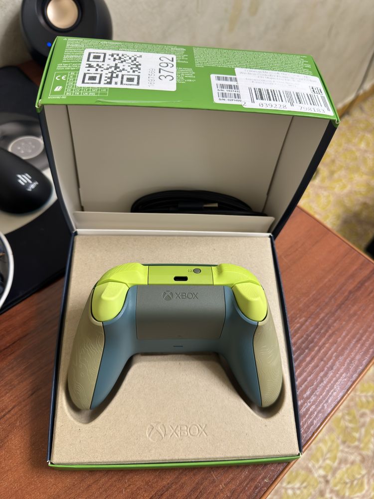 Беспроводной геймпмад Microsoft Xbox Series X S Remix Special Edition