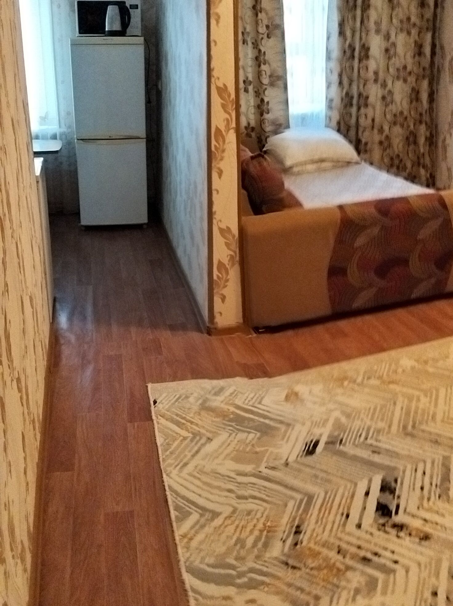1 комнатная кв. В районе ЖД вокзала. По суточно,по часово, на ночь