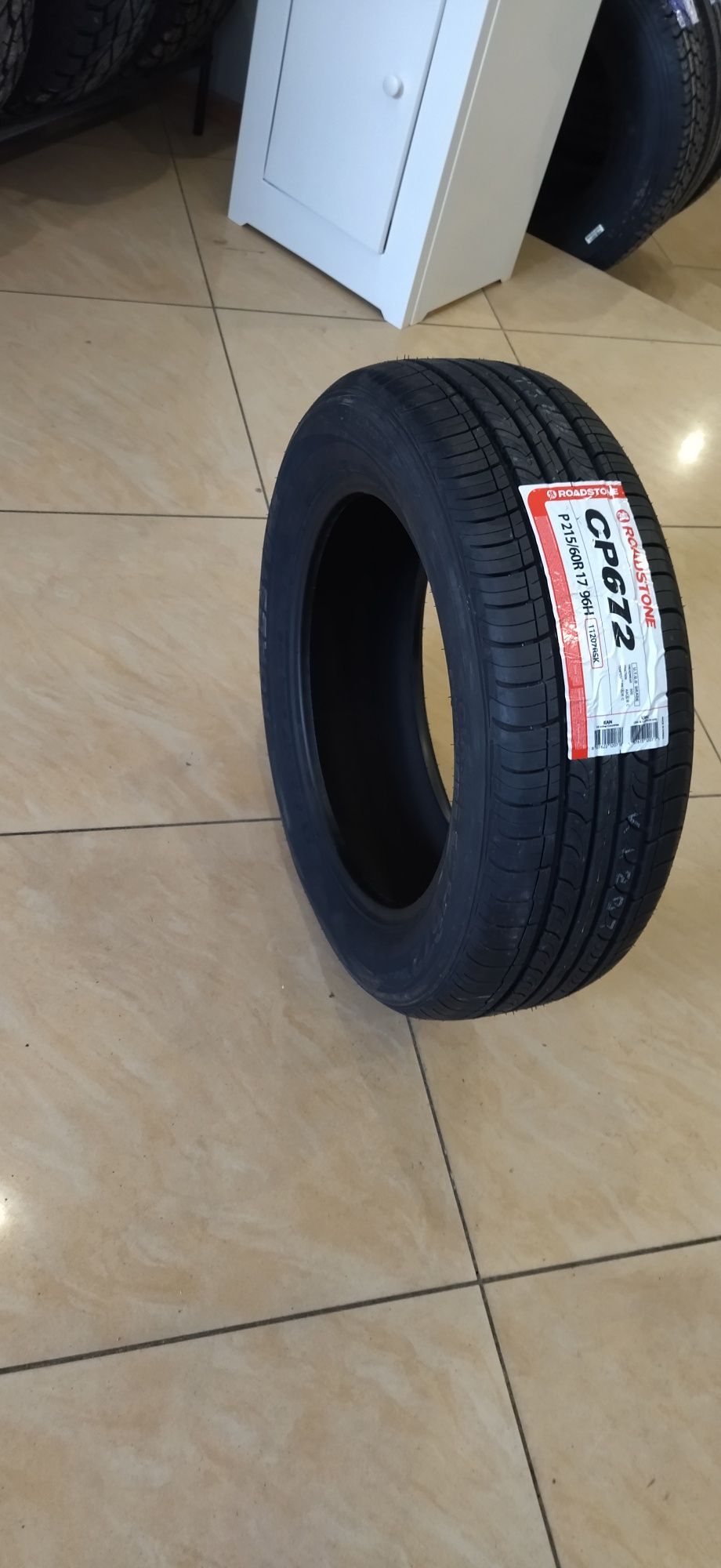 215/60R17 CP672 ROADSTONE