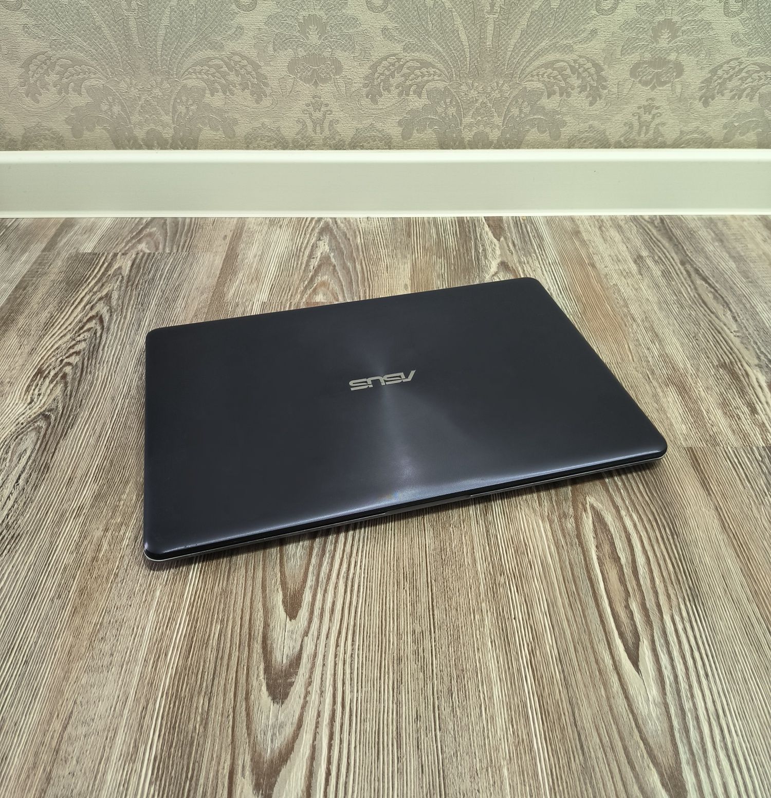 Игровой ноутбук Asus/Core i7/2 видеокарты/8гб ОЗУ/1024 гигабайт