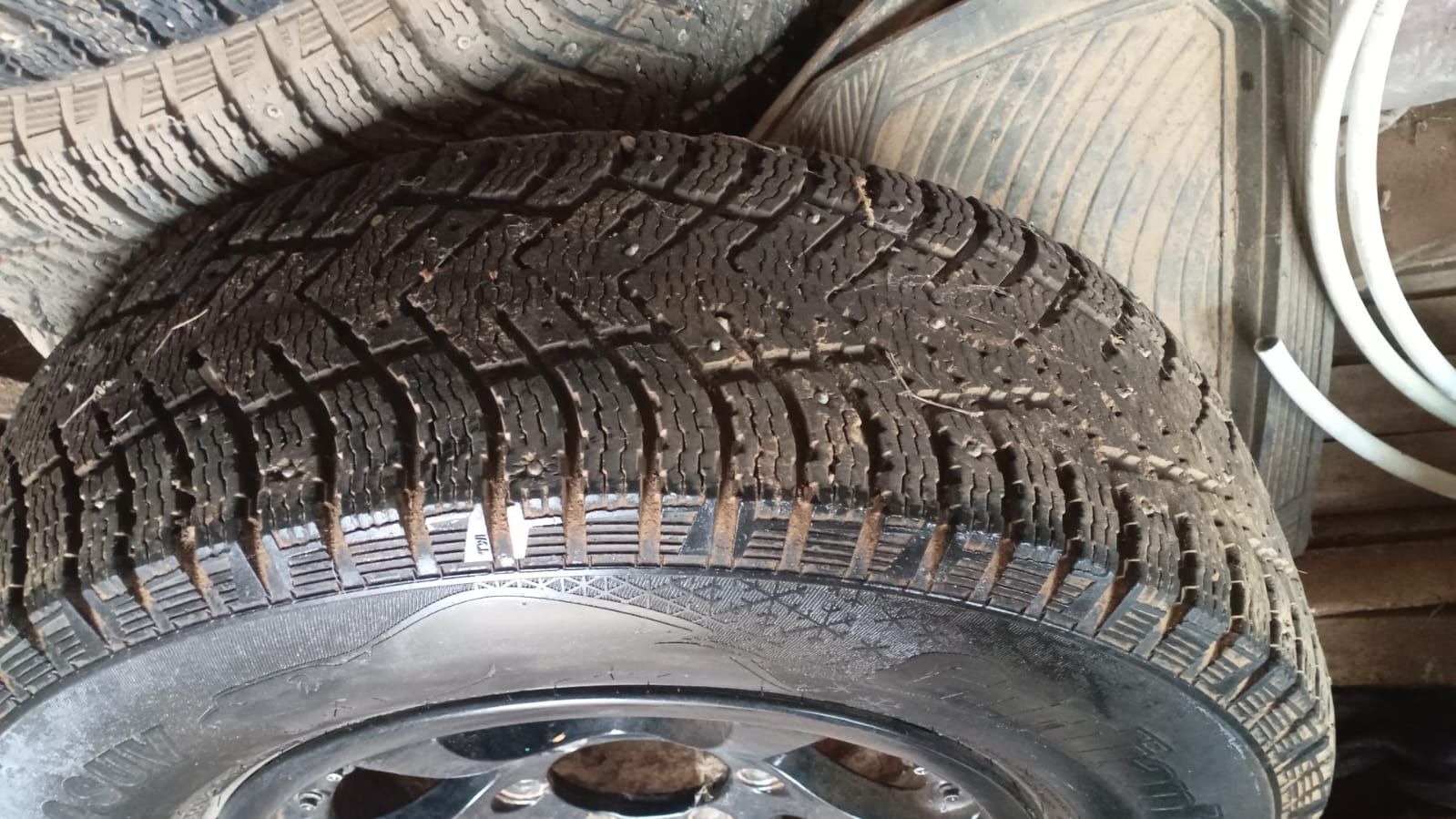 245 /70/R16 диски на зимних шинах