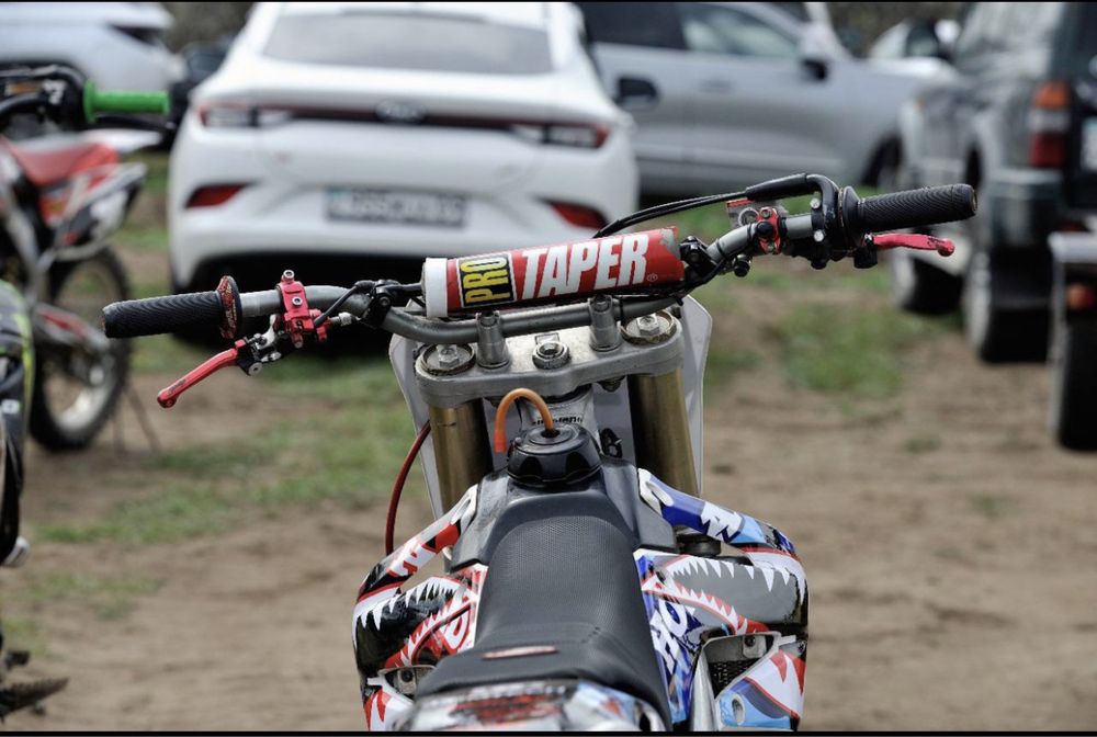 Мотоцикл honda crf250r