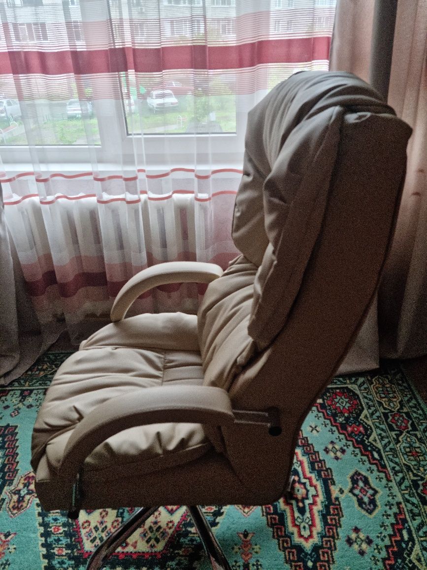 Продам офисное кресло