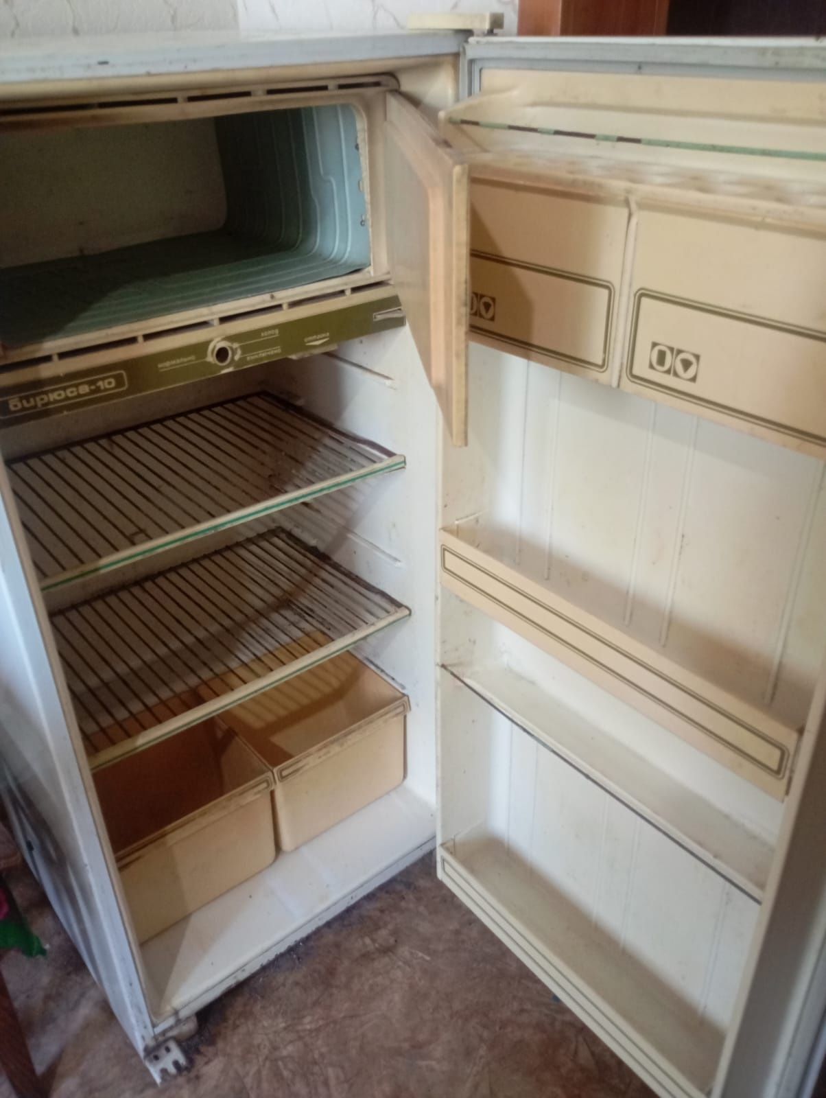 Продам холодильник
