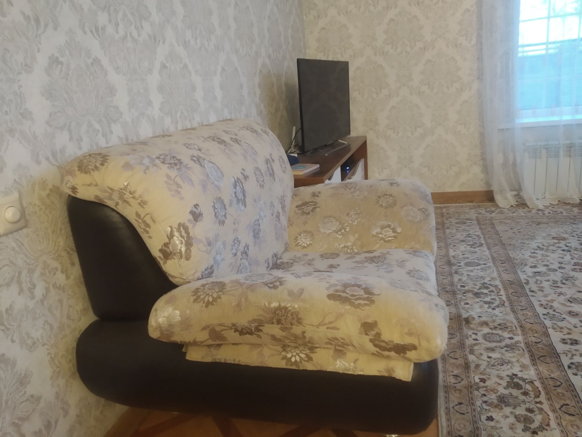 Диван угловой с креслом
