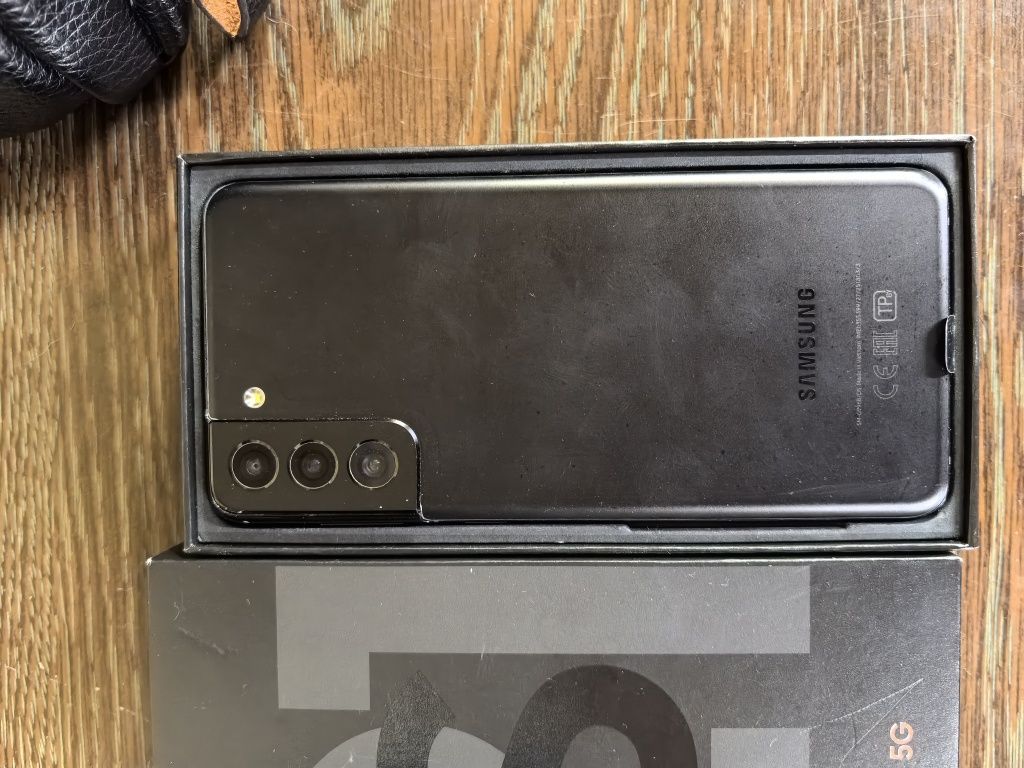 Продам Samsung S21 plus на запчасти