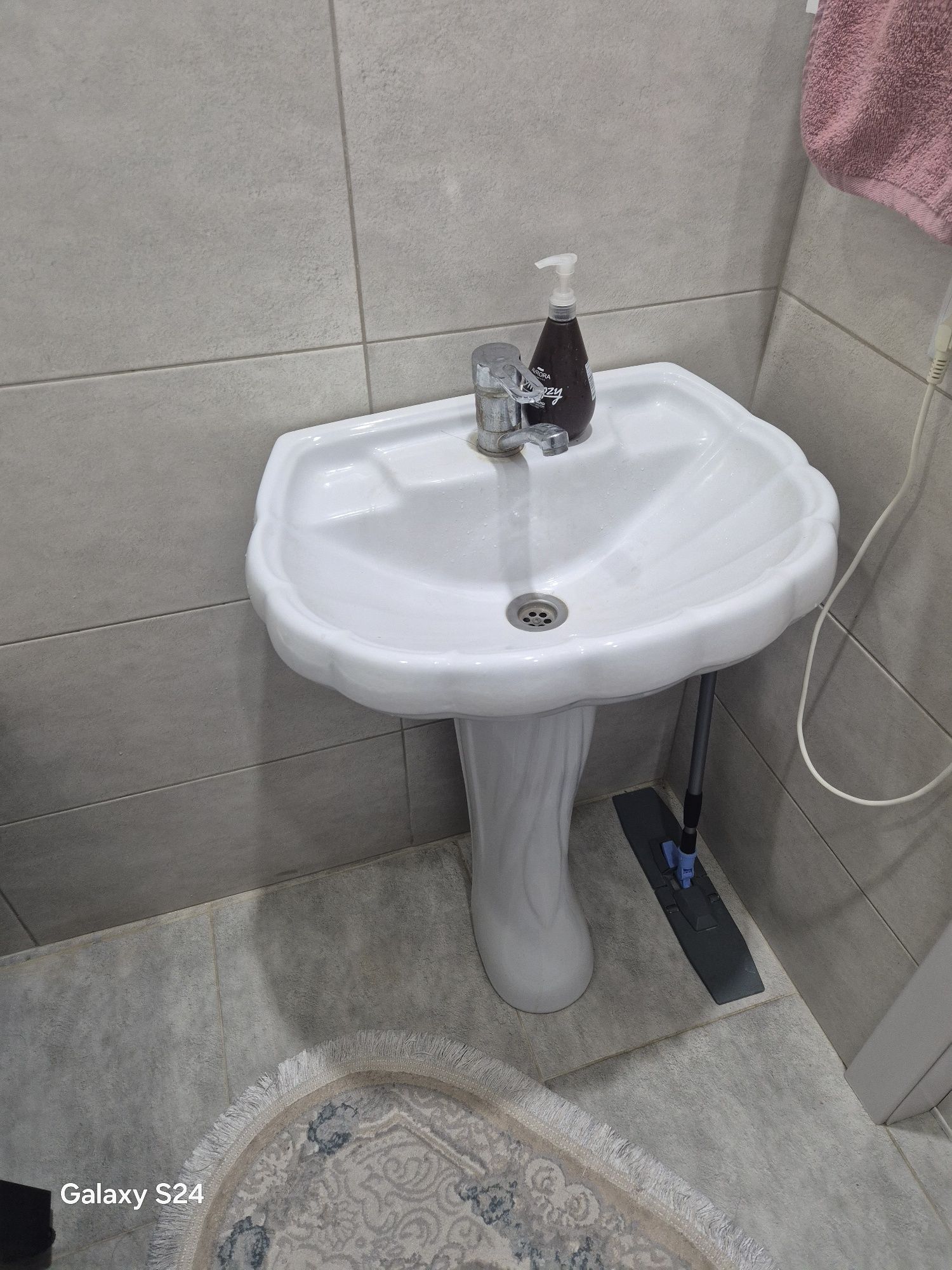 Продам умывальник раковина Sanita Ромашка с пьедесталом (опция)