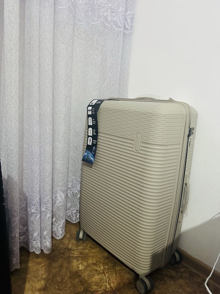 Чемодан на колесах