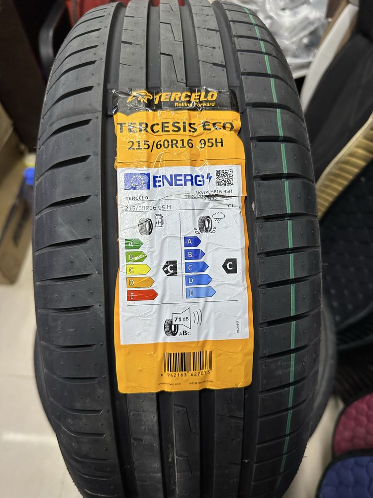 Камрики Новый комплект 215 60 R16  лето