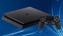 Playstation 4 с двумя джойстиками.