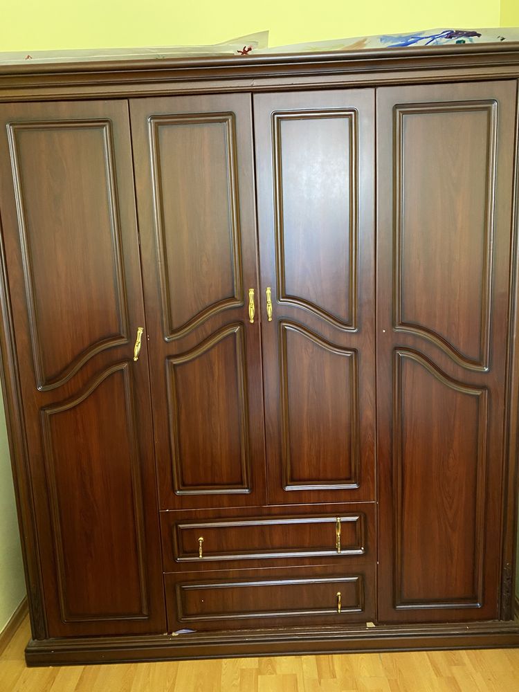 Продам спальный гарнитур